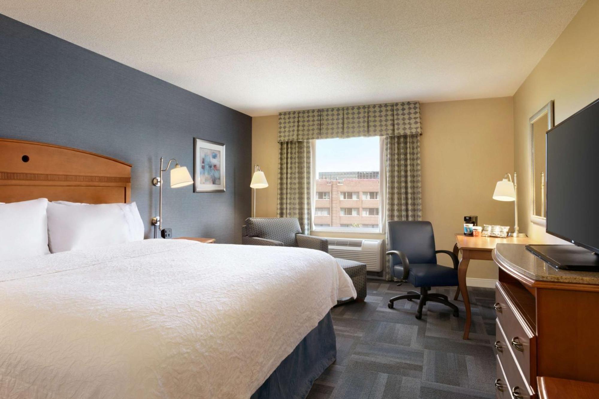 Hampton Inn New York - Laguardia Airport Exteriör bild