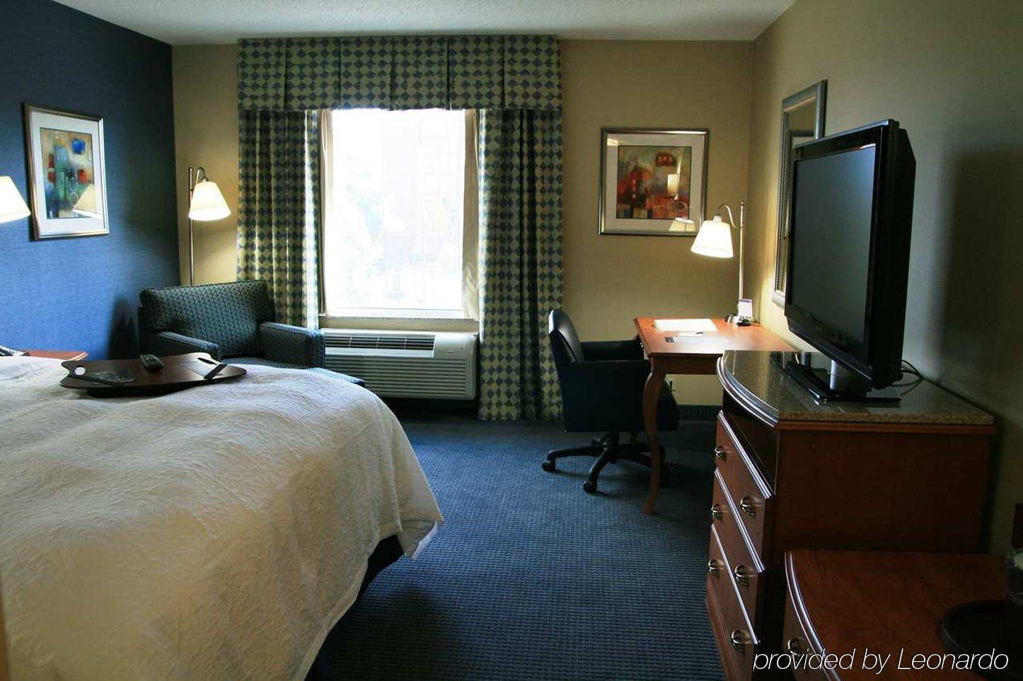 Hampton Inn New York - Laguardia Airport Rum bild