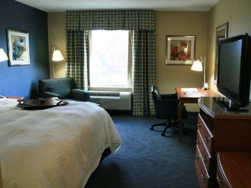 Hampton Inn New York - Laguardia Airport Exteriör bild