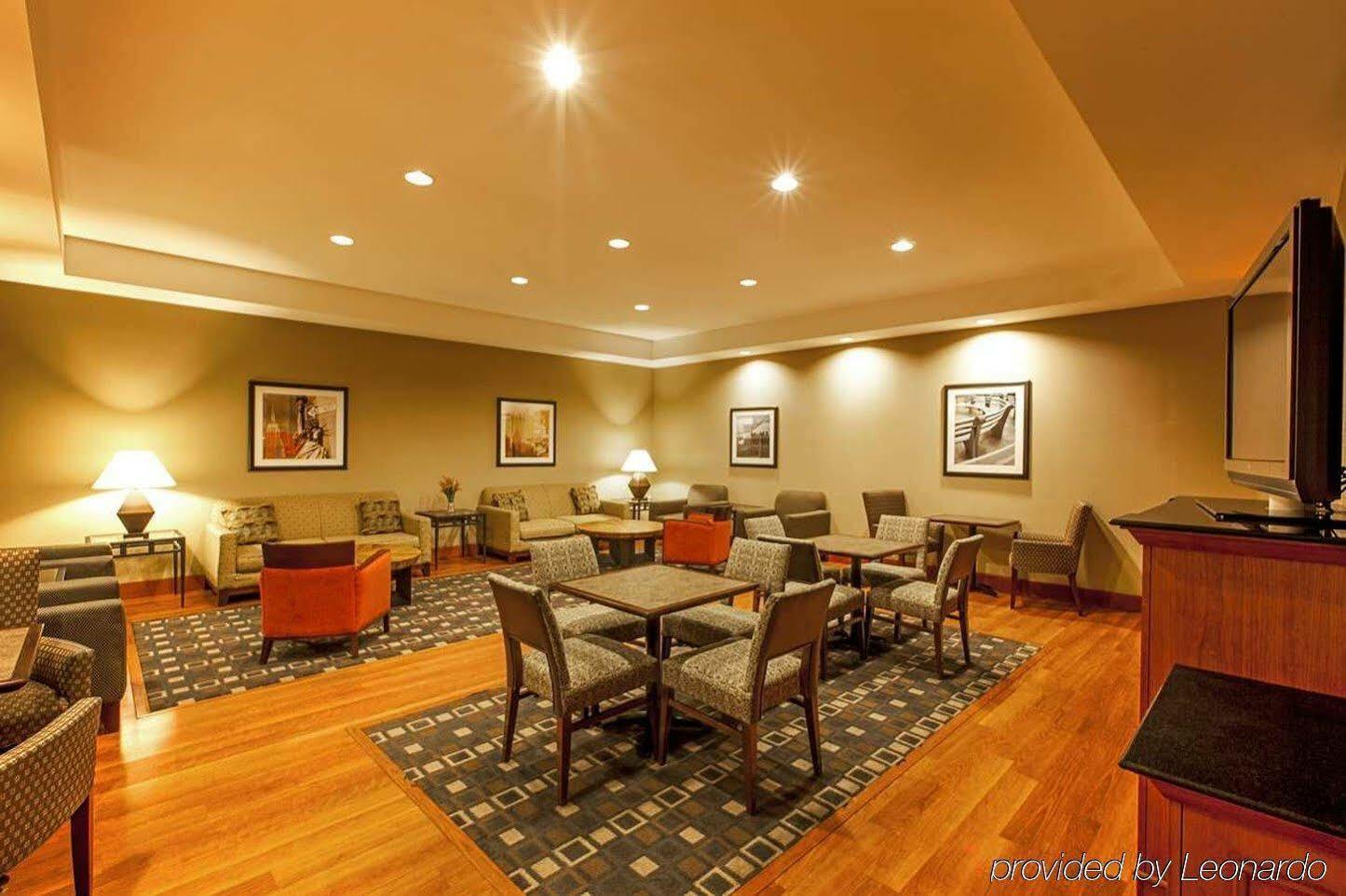 Hampton Inn New York - Laguardia Airport Exteriör bild